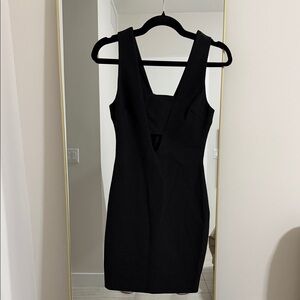 Elizabeth and James Black Sleeveless V-Neck Mini Dress